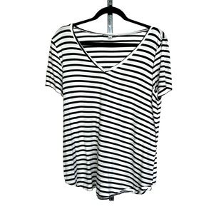 Green Envelope Tee  Short Sleeve Black and White Stripe V Neck L